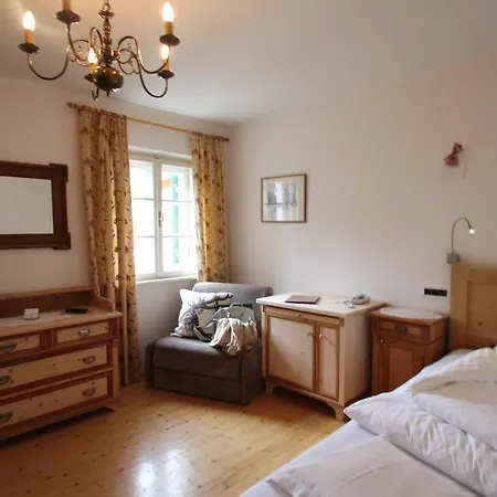 Hotel Schwarzer Adler 4*