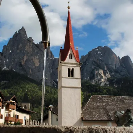Schwarzer Adler 4* Siusi